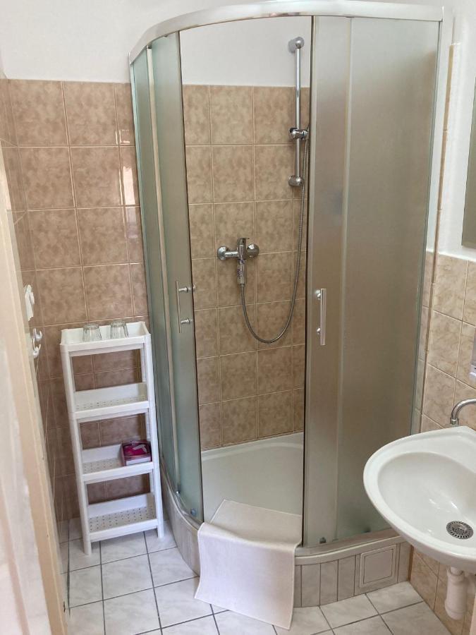 Apartmany U Kubiku Hradec Králové Exteriör bild