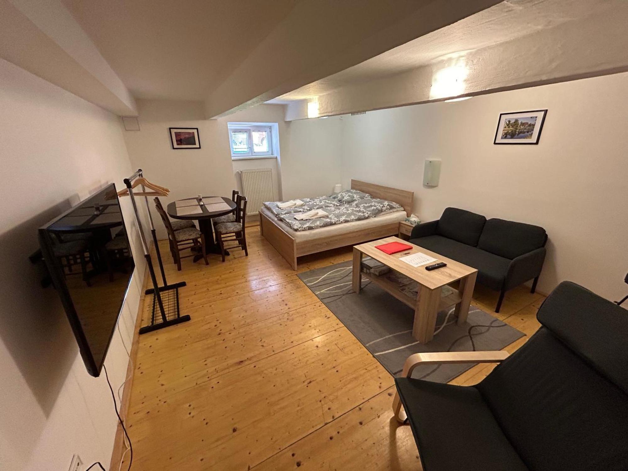 Apartmany U Kubiku Hradec Králové Exteriör bild